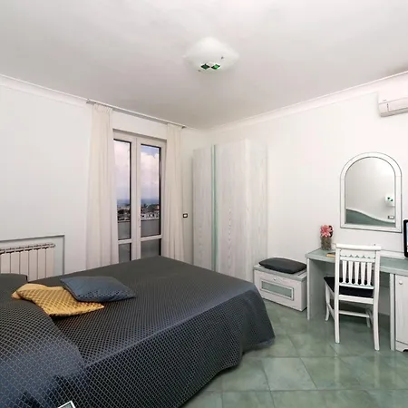 Bellevue Benessere & Relax ايسكيا