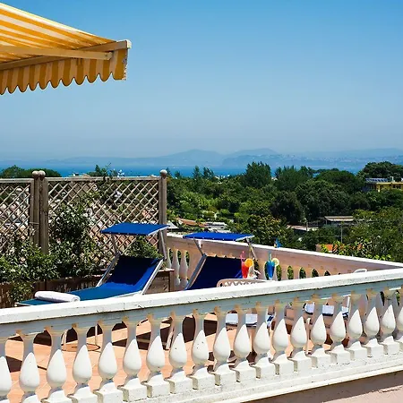Bellevue Benessere & Relax מלון