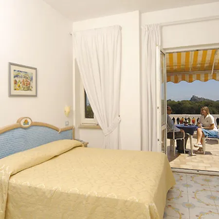 מלון Bellevue Benessere & Relax איסקיה