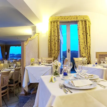 Bellevue Benessere & Relax 4* איסקיה