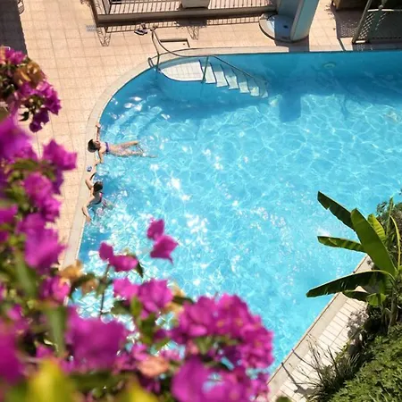 Bellevue Benessere & Relax מלון 4*