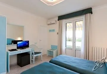 Bellevue Benessere & Relax מלון